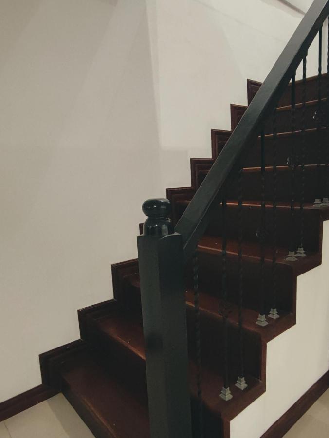 Jenny Airport Lounge Bed & Breakfast Виентиане Екстериор снимка